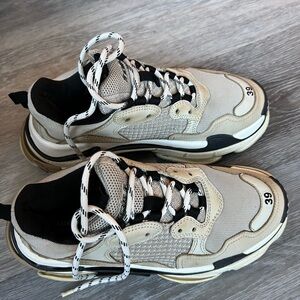 Balenciaga Beige and Black women Sneakers